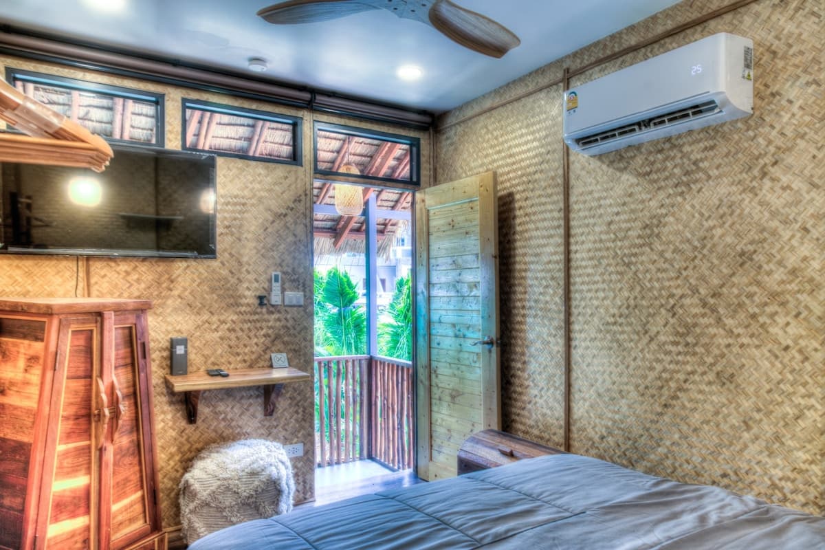 Yaka Bungalow-3 — 2